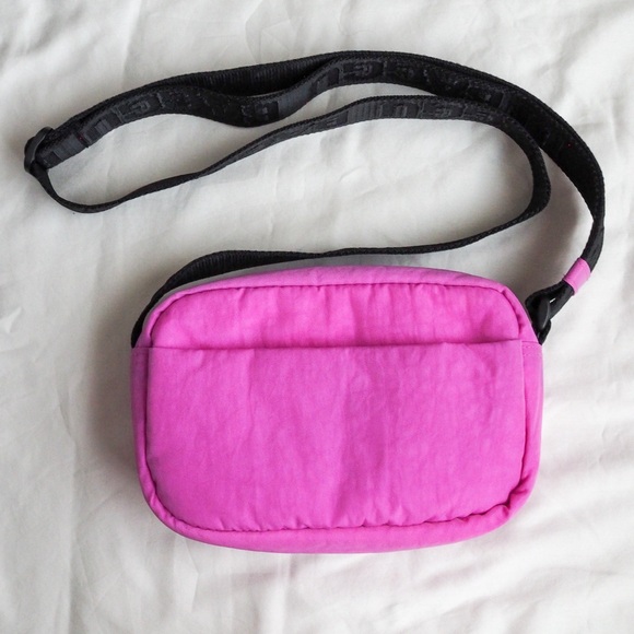 BAGGU Camera Crossbody bag in Extra Pink - Picture 1 of 5